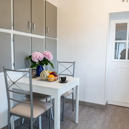 5 Min Chateau Charmante Maison Et Son Jardin Prive Villa Versay